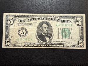 lot 52 image: 1934 B Green Seal $5 Dollar Federal Reserve Note