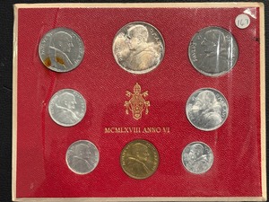 lot 69 image: 1968 Vatican Coin Set