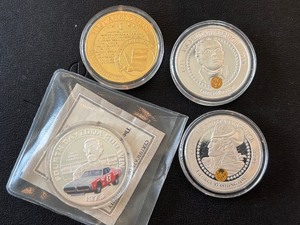 lot 118 image: Gold and Silver Layered Medallions
