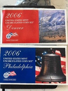 lot 122 image: 2006 P & D Mint Set
