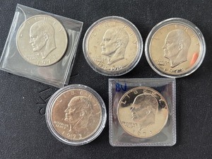 lot 132 image: Eisenhower Dollar Coins