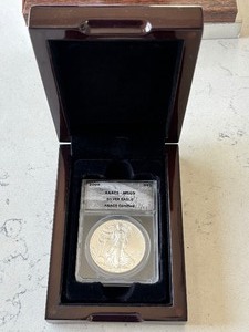 lot 62 image: 2009 Silver Eagle ANACS MS69