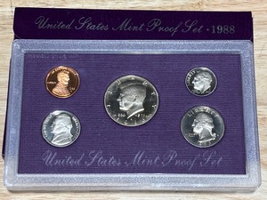 lot 69 image: 1988 Proof Set