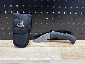 lot 7 image: Gerber Hunting Knife