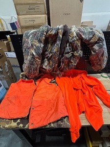 lot 29 image: Hunting Jackets
