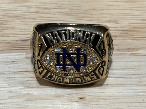 lot 75 image: Notre Dame Replica Championship Ring