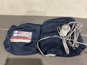 lot 106 image: Sunbeam Twin Blanket Poseidon Microplush, 12 Heat Settings, 12-Hour Auto Shut-Off, Electric Heated Blanket with Controller