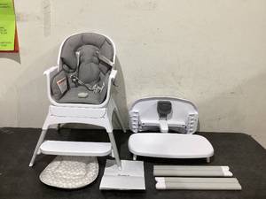lot 609 image: Safety 1st Grow and Go Rotating High Chair