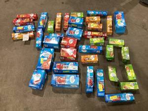 lot 631 image: LOT OF Great Value Ziploc Bags
