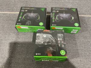 lot 175 image: LOT OF 3 Xbox Wired Controllers