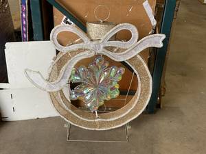 lot 375 image: Members Mark 40 Pre-Lit Ornament