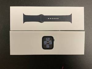 lot 33 image: Apple Watch SE (2nd Gen) GPS 44mm Smartwatch with Midnight Aluminum Case MXEK3LLA
