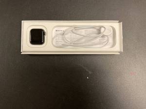 lot 39 image: Apple Watch SE (2nd Gen) GPS 40mm Smartwatch with Midnight Aluminum Case