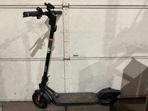 lot 291 image: Segway Ninebot Electric Kick Scooter F2F2 Pro, w 350 & 450W Motor, Long Miles Range, Up to 18 & 20mph Top Speed