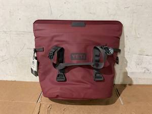 lot 3 image: YETI Hopper M30 Soft Cooler