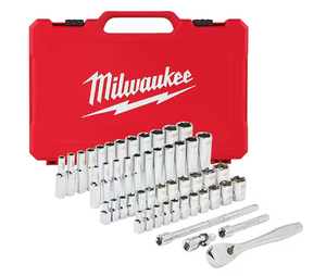 lot 531 image: 50PCS Milwaukee 14 Drive SAEMetric Ratchet and Socket Mechanics Tool Set