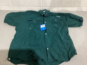 lot 578 image: Large Columbia Mens PFG Bahama II Short Sleeve Shirt