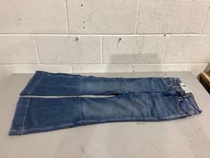 lot 585 image: Wrangler Womens Retro High Rise Trouser Jean 25x30