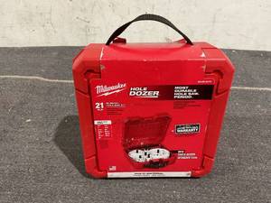 lot 303 image: Milwaukee Hole Dozer General Purpose Bi-Metal Hole Saw Set (13-Piece)