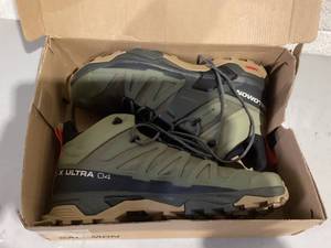lot 593 image: Size 13 Salomon X ULTRA 4 MID GORE-TEX Hiking Boots