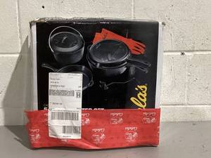 lot 595 image: 5PCS Cabelas Cast-Iron Starter Set