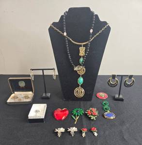 Collection of Assorted Vintage and Costume Jewelry - display not inc