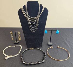 lot 14 image: Elegant Jewelry Set Necklaces, Bracelets, and Earrings - display not inc