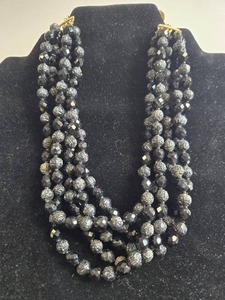 lot 31 image: Vintage Lisner Multi-Strand Beaded Necklace w Matching Bracelet - display not inc