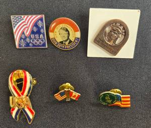 lot 32 image: Collection of Vintage USA Commemorative Pins