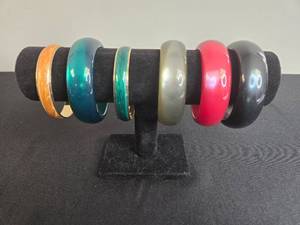 lot 47 image: Set of 6 Assorted Vintage Bangle Bracelets - display not inc