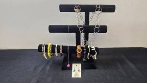 lot 52 image: Collection of Fashion Jewelry Including Necklaces and Bracelets - display not inc
