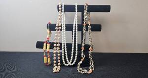 lot 59 image: Set of Beaded Necklaces with Vibrant Designs - display not inc