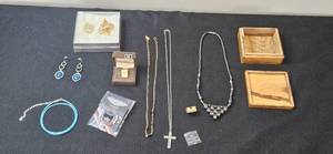 lot 63 image: DANTE Cuff Links & Collection of Jewelry and Accessories with Display Box