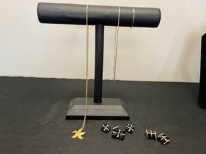 lot 139 image: Collection of Gold-Tone Jewelry Necklace, Earrings, and Accessories - display not inc