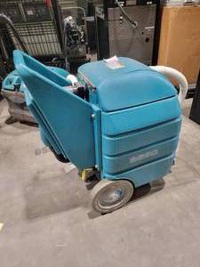 lot 22 image: Tennant Floor Cleaner (548636) UntestedAs Is
