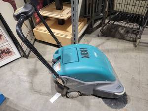 lot 23 image: Tennant Floor Sweeper (548637) UntestedAs Is