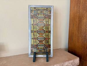 lot 9 image: Frank Lloyd Wright Style Oak Park Glass Panel