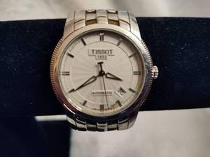 lot 103 image: Tissot 1853 Mens Watch