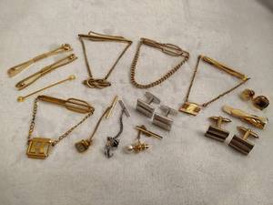 lot 107 image: Lot of Mens Tie Tacks, Cufflinks & Pins