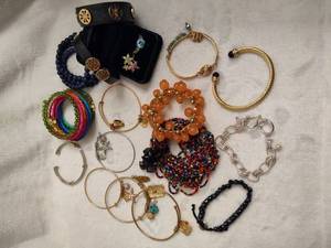 lot 111 image: Lot of Costume Fashion Bracelets & Rings