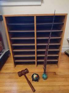 lot 117 image: Wood Mail Sorter & Decor Pieces