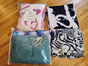 lot 135 image: Assorted Cozy Blankets