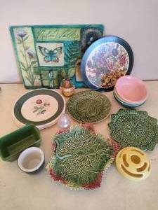 lot 145 image: Assorted SpringFloral Tone Plates & Decor