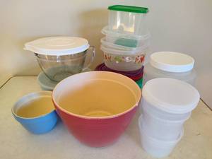 lot 71 image: Lot of Mixing Bowls & Plastic Storage - Crate & Barrel, Pampered Chef
