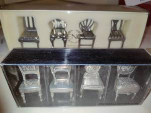 lot 152 image: Two Sets of Chair Themed Place Card Holders