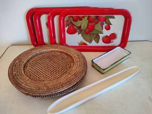 lot 155 image: Vintage Serving Pieces