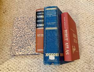 lot 236 image: Bible Study Books