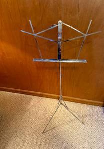 lot 222 image: Junior Music Stand