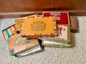 lot 226 image: Assorted Vintage Cigar Boxes