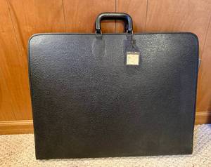 lot 223 image: Presentation Case  Art  Portfolio Carrying Case